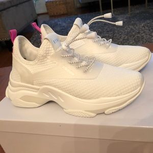 myles white steve madden